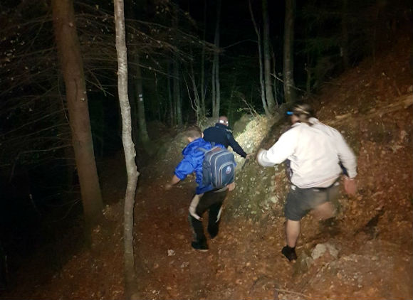 turisti scapati de urs