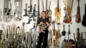 colectie impresionanta de instrumente muzicale