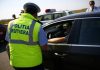 El e cel mai idiot sofer din Ploiesti. Politistii l-au retinut si urmeaza sa fie arestat preventiv