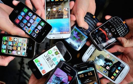mai multe telefoane la un loc