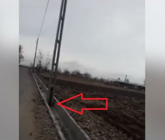 Sant cu stalpi pe mijloc? Da, se poate intr-o comuna din Prahova