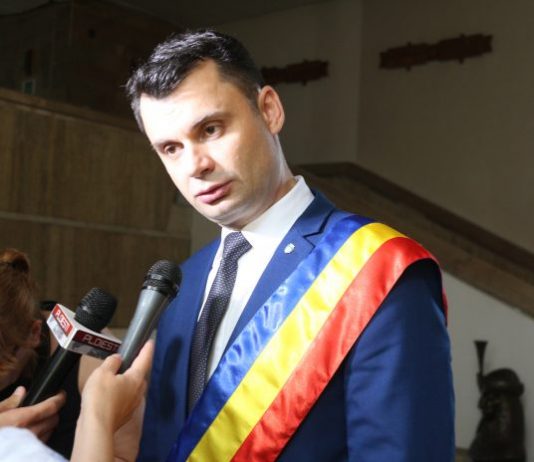 La Ploiești, PNL a trebuit să-l înlocuiască pe Andrei Voloșevici pe motiv de DNA/Noul primar, tot liberal, e și el anchetat de DNA