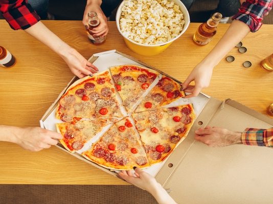 Toppingg-uri de pizza pentru iubitorii de carne