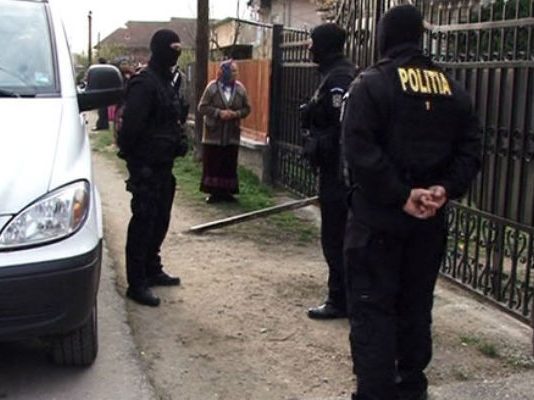 Perchezitii in Prahova, la suspecti de furturi (VIDEO)