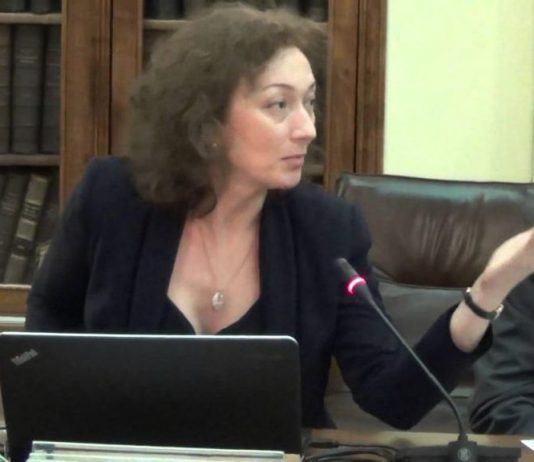 Trecutul o ajunge din urma pe Simina