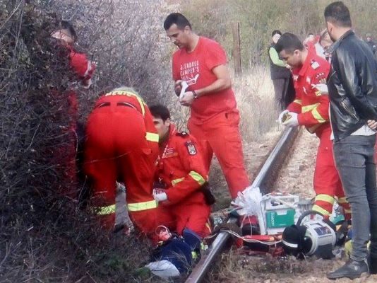 Barbat lovit de un tren particular, pe Valea Teleajenului