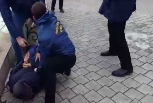 Incident in Ploiesti. Agresor inarmat, prins de paznicii unui magazin