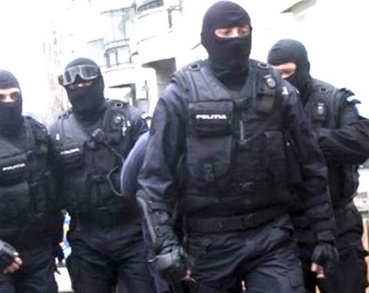 Perchezitii la suspecti de furt. Hotii au devalizat o ferma si o moara
