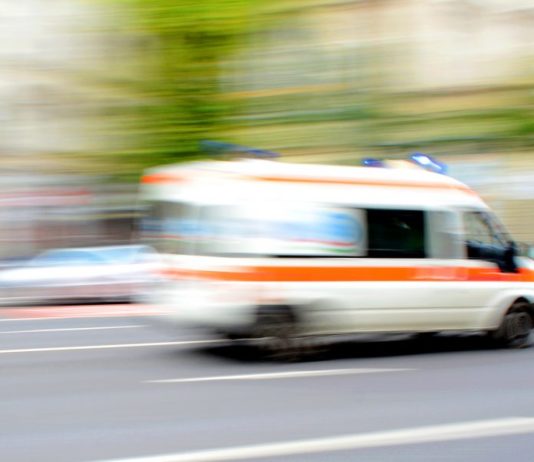 Bărbatul din Arad care şi-a înjunghiat fosta iubită şi pe fratele acesteia a încercat să se sinucidă după gratii