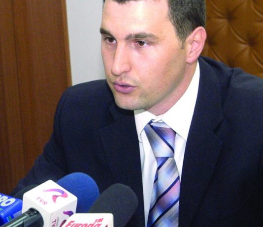 Un senator UDMR respinge preluarea administrării cimitirului de la Valea Uzului de către MApN