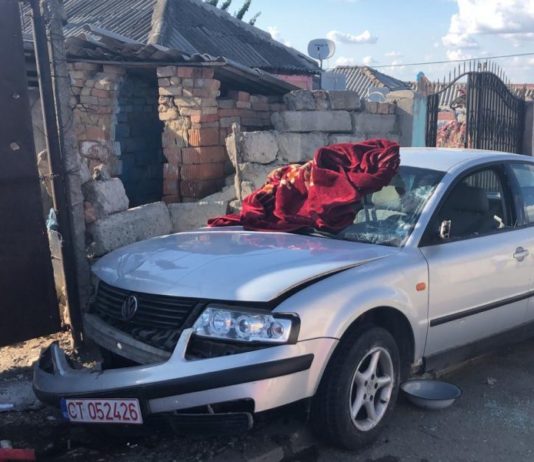Şase persoane au fost rănite în Constanţa după ce o maşină condusă de un minor a intrat într-un grup de oameni