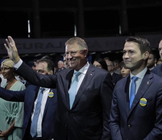 PNL Neamț, alături de Președinte. Secretarul general al PNL, Robert Sighiartău: Peste 2.200.000 de semnături pentru Klaus Iohannis