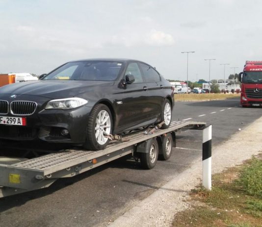 Poliţiştii din Ungaria amendează lunar 100 de transporturi ilegale de maşini second, majoritatea cu şoferi români