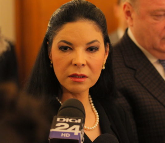 Birchall, amărâtă: „Convoc în regim de urgență”