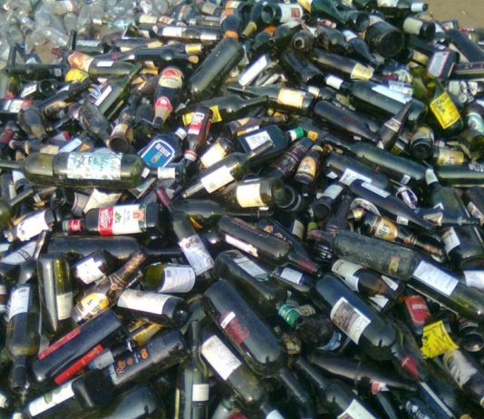 65 de tone de sticlă predate în acest an în Miercurea Ciuc