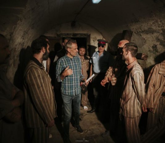 ”Între chin și amin”, la Cinematograful ”Csíki Mozi” din Miercurea Ciuc