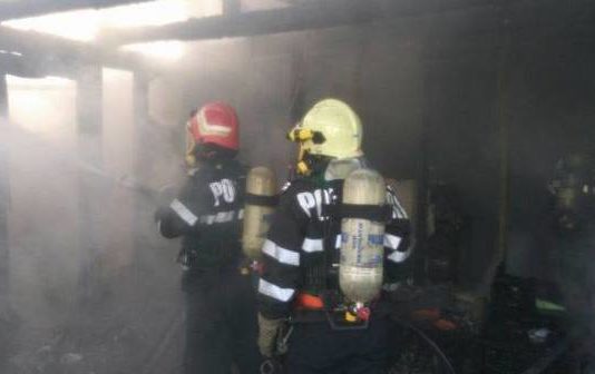 Incendiu în comuna Petricani. Intervenție extrem de dificilă a pompierilor