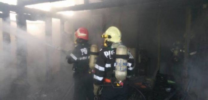 incendiu-casa-pompieri-700x336-1.jpg