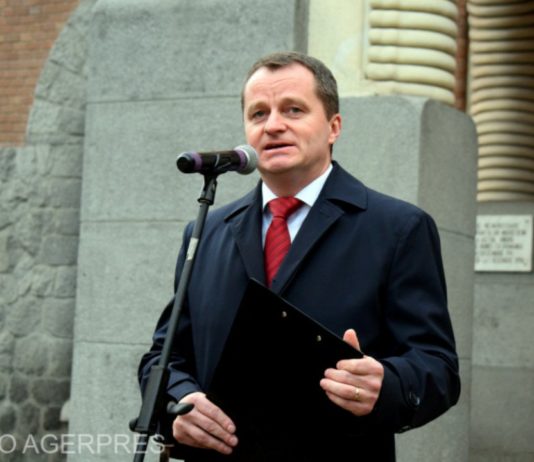 Preşedintelui Partidului Civic Maghiar, János Mezei i s-a cerut demisia