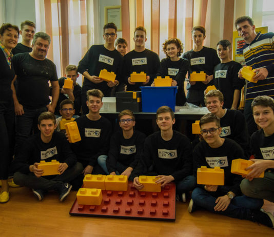 La CNSM Târgu Neamț, elevii se apucă de construit roboți