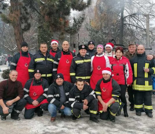 Tradiție culinară la Gheorgheni: pompierii s-au luptat cu ingredientele și au câștigat