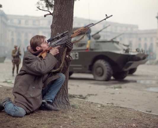 Militarii sovietici care au acționat în decembrie 1989 au locuit în unități militare ale MApN, MI și SRI. În aceste condiții, nici nu se putea ca România să nu se prăbușească total și să ajungă o colonie jefuită de străini