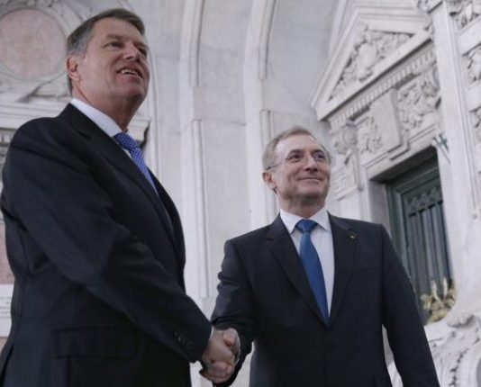 DECORATORII PROCURORULUI COMUNIST LAZAR, ONORATI DE ANTICOMUNISTUL ”IN PRIVAT” IOHANNIS