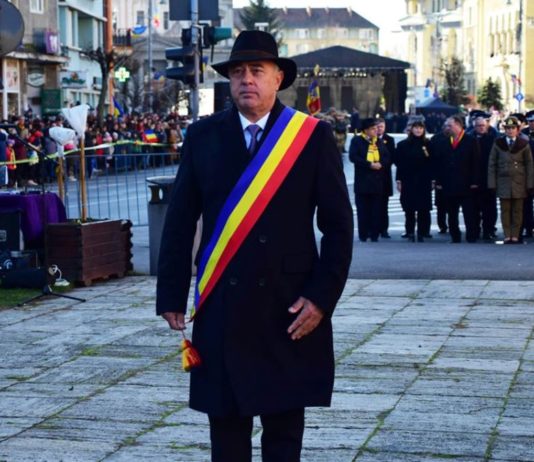 Primarul Dorin Florea a fost amendat de CNCD, iar Consiliul Minorităților Naționale îi cere demisia