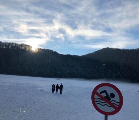 Lacul Sfânta Ana, se află în pericol din cauza unor pești. Borboly Csaba a mers cu experții pentru a găsi soluții