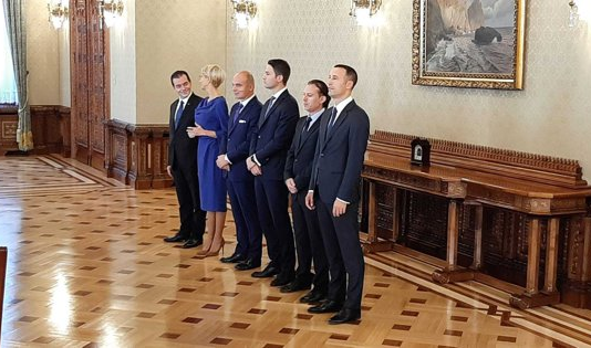 Senatorul Iulian Dumitrescu participa la negocierile dintre Iohannis si PNL