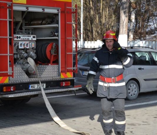 Intervenţiile pompierilor din ultimele trei zile: incendiu cu victimă, transport persoană supraponderală