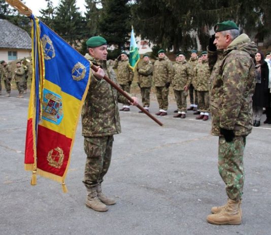Predarea comenzii și a Drapelului de Luptă la Vânătorii de Munte din garnizoana Miercurea Ciuc