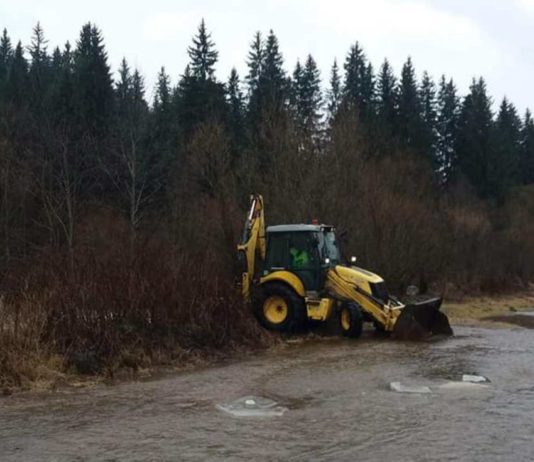 Fenomen de zăpor de gheaţă, ieri, pe pârâul Vale