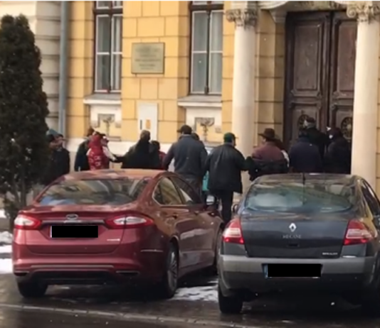 Ordinea și liniștea publică a fost tulburată de un grup de persoane în Miercurea Ciuc. Polițiștii s-au sesizat din oficiu