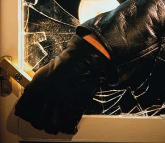 Suspectul unui furt, comis în urmă cu două săptămâni, a fost prins de poliţişti şi reţinut pe 24 de ore