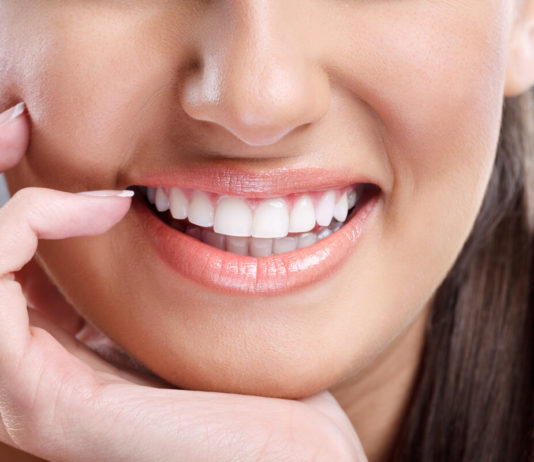 Iti este dor de zambetul de odinioara? Apeleaza la un implant dentar! implant-dentar