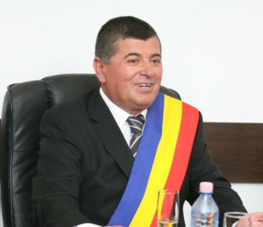 Senatorul Emanoil Savin s-a reafiliat grupului PSD si va candida