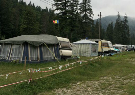 Primaria Busteni vrea sa puna reguli turistilor cu rulota de pe Valea Cerbului
