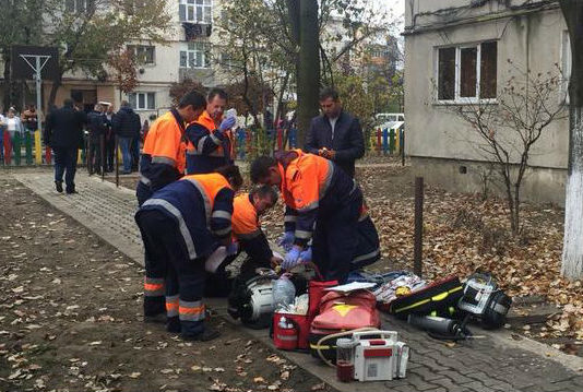 Sinucidere in municipiul Targoviste. O femeie s-a aruncat de pe bloc