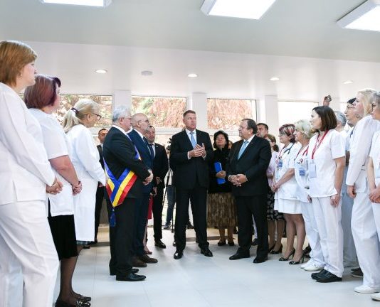 ”CULPABILIZAREA MEDICILOR” – UN NOU EPISOD: RETRAGEREA DECORATIEI SPITALULUI DIN SUCEAVA