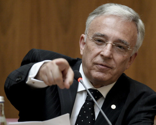 Aduceți izoleta/”Manole” Isarescu vrea sa se pozitioneze inaintea lui Vladimir Putin