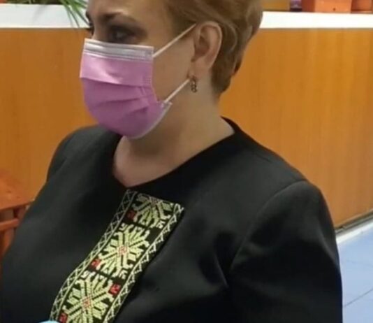 Grațiela Leocadia Gavrilescu a votat, azi, la orele 07.45, la Scoala „N. Titulescu” din Ploiesti/”Am votat pentru romani… pentru binele nostru al tuturor, pentru siguranta unui trai mai bun…pentru parintii nostri si bunicii nostri….”