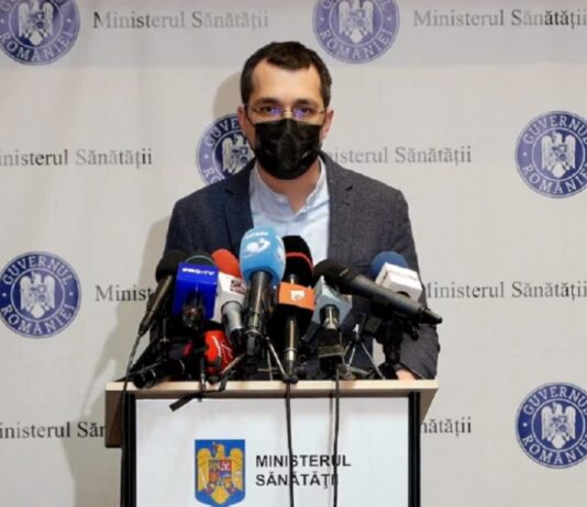 Vlad Voiculescu, dacă ar fi altceva decât o persoană vopsită, preocupată să se fardeze în plină criză, ar trebui să cunoască faptul că un astfel de fond EXISTĂ, se numște BUGETUL SĂNĂTĂȚII și chiar el îl gestionează