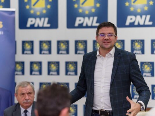 „Și oamenii ăia răi i-au făcut dosar, când el primea foloase necuvenite cu respectarea legii”