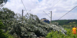 Intarzieri pentru doua trenuri, dupa ce linia ferata Ploiesti
