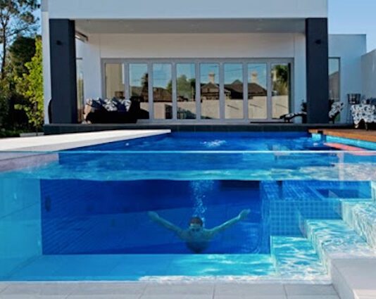 Plexiglas într-o seră – de ce merită?