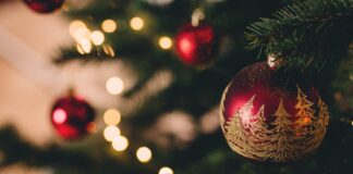 7 lucruri la care să fii atent când alegi brazi artificiali de Crăciun