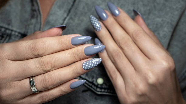 Despre unghiile false