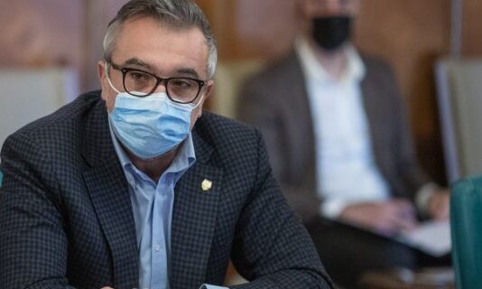 Ministrul Culturii, Lucian Romașcanu, s-a infectat cu noua tulpină de coronavirus