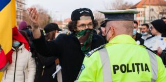 Polițiștii vor avea un al doilea job: croitor-filator si specialist în microfibre